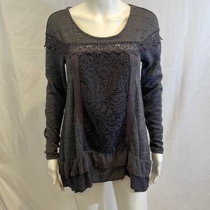 Anthropologie Meadow Rue Gray long sleeve Knit Ruffled hem with Lace Top-Small